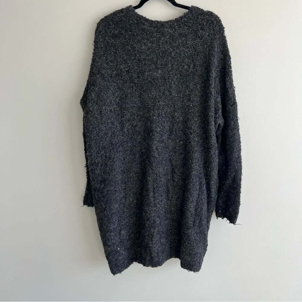 Free People Oversized Bouclé V-Neck Cardigan Size M Gray Pockets Boho Alpaca